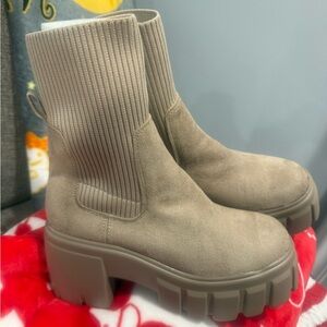 Stylish Tan Ankle Boots